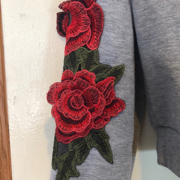 Floral Cropped Sweater - Picture 2 of 3